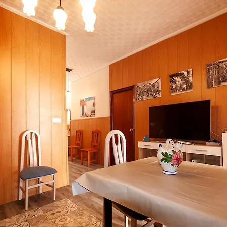 The Little House In The Neighbourhood Holiday home